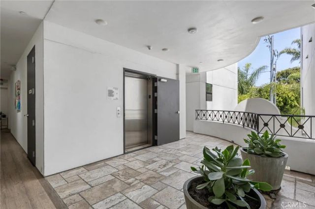 5253 Vantage Avenue 202, Valley Village, CA 91607