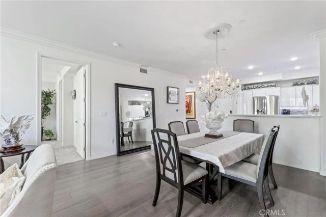 5253 Vantage Avenue 202, Valley Village, CA 91607