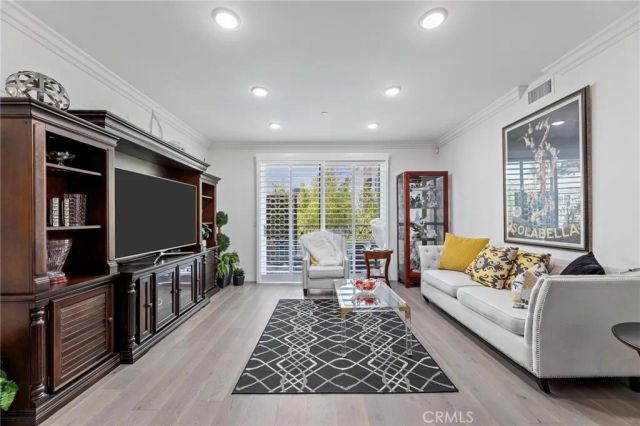 5253 Vantage Avenue 202, Valley Village, CA 91607