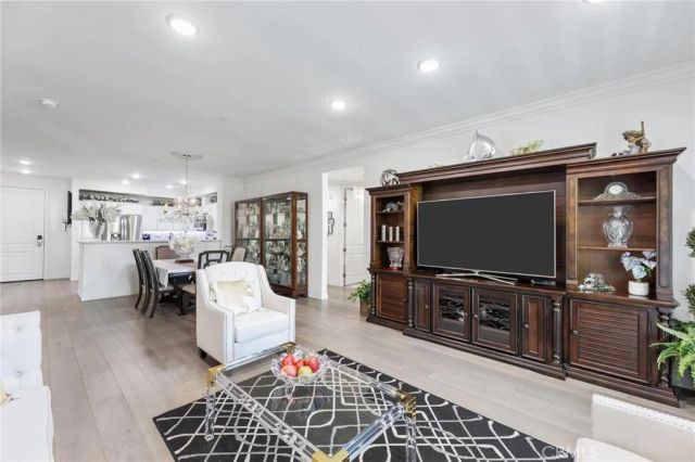 5253 Vantage Avenue 202, Valley Village, CA 91607