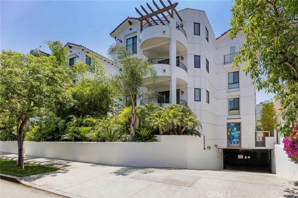 5253 Vantage Avenue 202, Valley Village, CA 91607