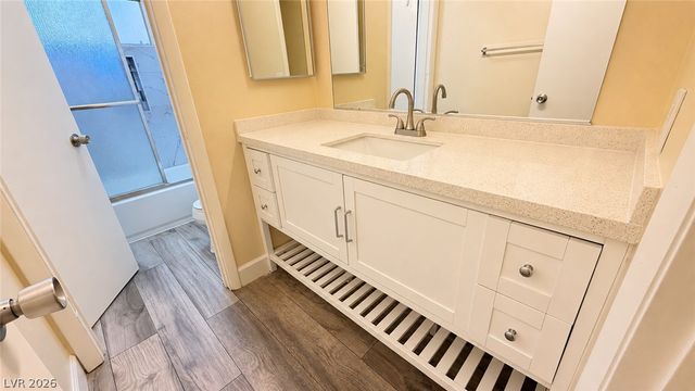 3090 Desmond Avenue, Las Vegas, NV 89121