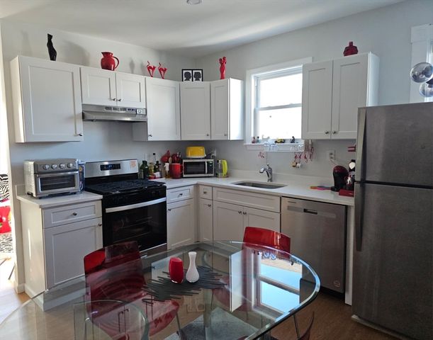 11 Foskett Ct A, Natick, MA 01760