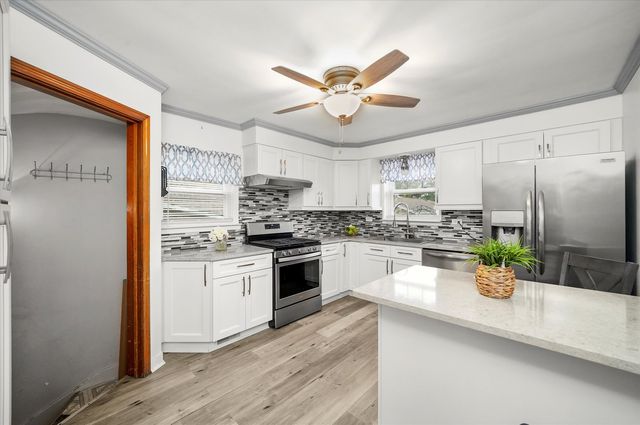 5250 S Nagle Avenue, Chicago, IL 60638