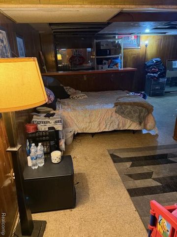 19324 Archdale Street, Detroit, MI 48235