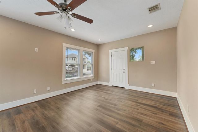 1107 Melbourne Street, Houston, TX 77022