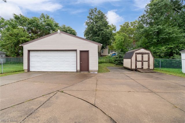 1335 Greenwood Avenue, Akron, OH 44320
