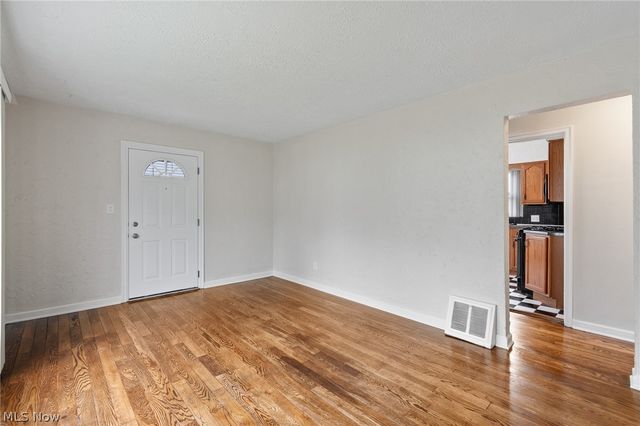 1335 Greenwood Avenue, Akron, OH 44320