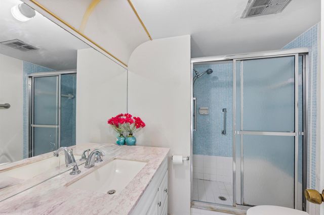 8130 Sunrise Lakes Boulevard 211, Sunrise, FL 33322
