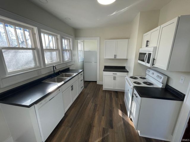 402 E 1st Street, Bloomington, IN 47401