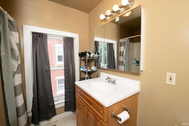 402 E 1st Street, Bloomington, IN 47401