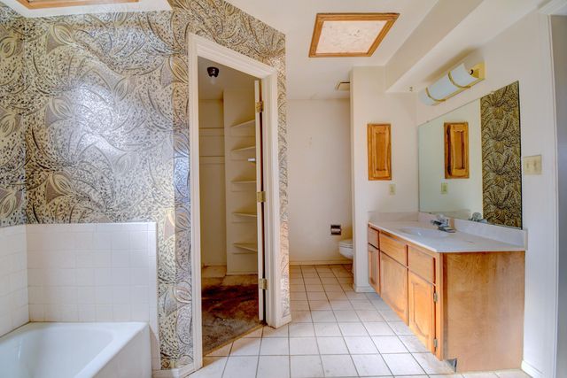 6137 Katson Avenue NE, Albuquerque, NM 87109