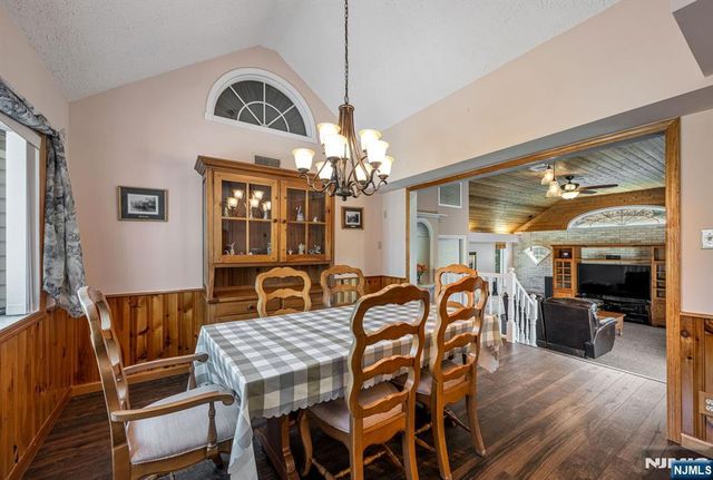 40 Walray Avenue, North Haledon, NJ 07508