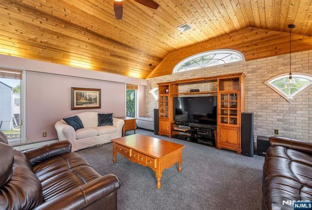 40 Walray Avenue, North Haledon, NJ 07508