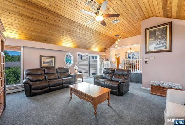 40 Walray Avenue, North Haledon, NJ 07508
