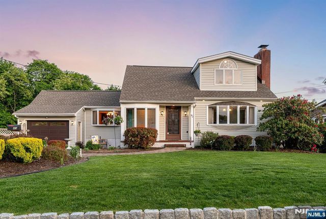 40 Walray Avenue, North Haledon, NJ 07508