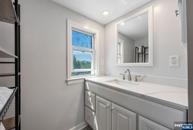 40 Walray Avenue, North Haledon, NJ 07508
