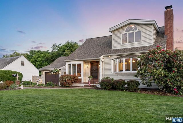 40 Walray Avenue, North Haledon, NJ 07508