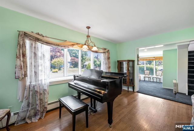 40 Walray Avenue, North Haledon, NJ 07508