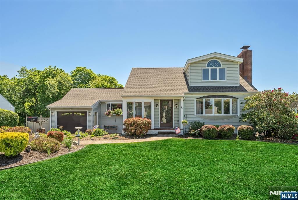 40 Walray Avenue, North Haledon, NJ 07508