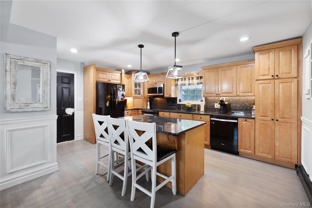 65 Timberpoint Road, East Islip, NY 11730 — photo 3