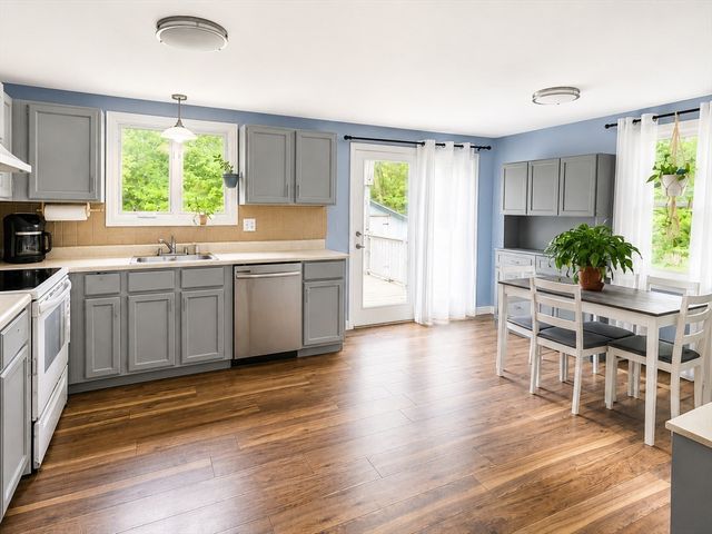 39 Bayview, Taunton, MA 02780
