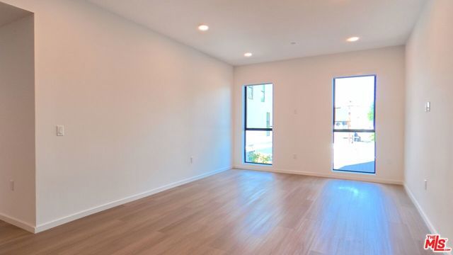 5119 Colfax Avenue 201, Valley Village, CA 91601