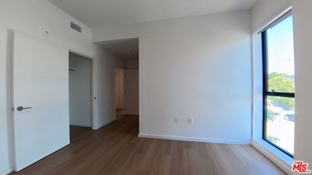 5119 Colfax Avenue 201, Valley Village, CA 91601