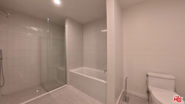 5119 Colfax Avenue 201, Valley Village, CA 91601
