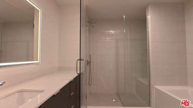 5119 Colfax Avenue 201, Valley Village, CA 91601