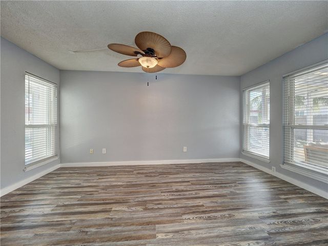 13801 Suntan Ave, Corpus Christi, TX 78418