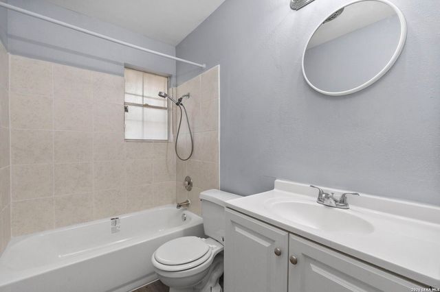 146 MOUNTAIN VALLEY ST, San Antonio, TX 78227