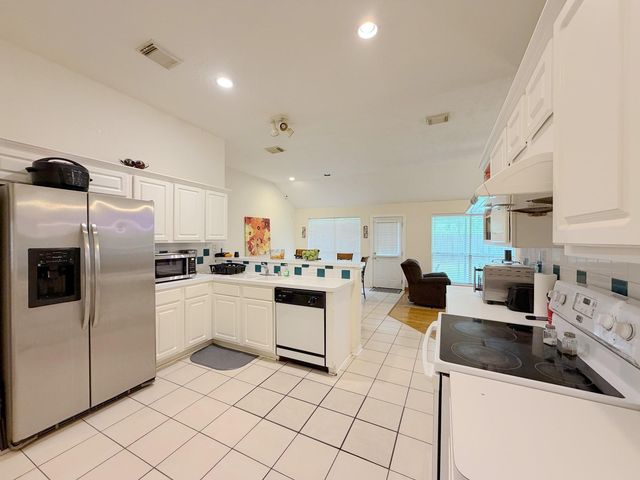 3823 Canton, Pearland, TX 77584