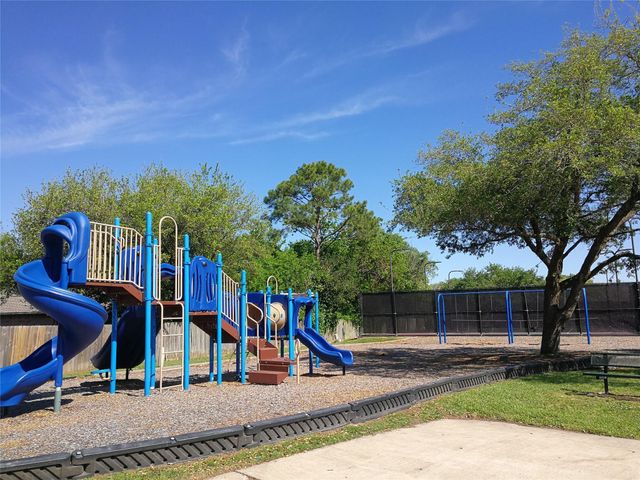 3823 Canton, Pearland, TX 77584