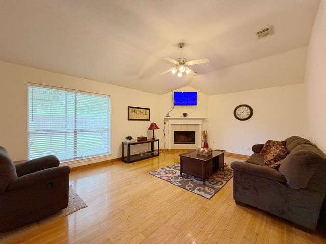 3823 Canton, Pearland, TX 77584