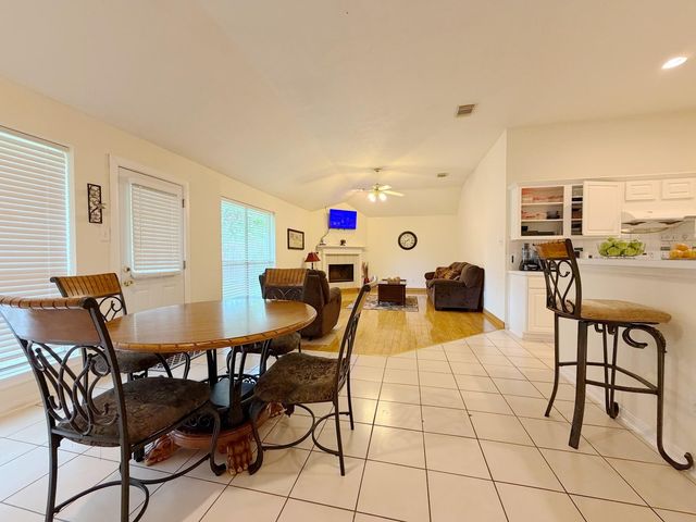 3823 Canton, Pearland, TX 77584