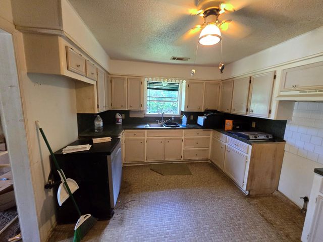 110 Carter Street, Cleveland, TX 77327