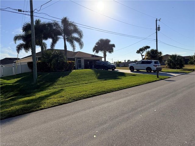 1422 SW 39th TER, Cape Coral, FL 33914