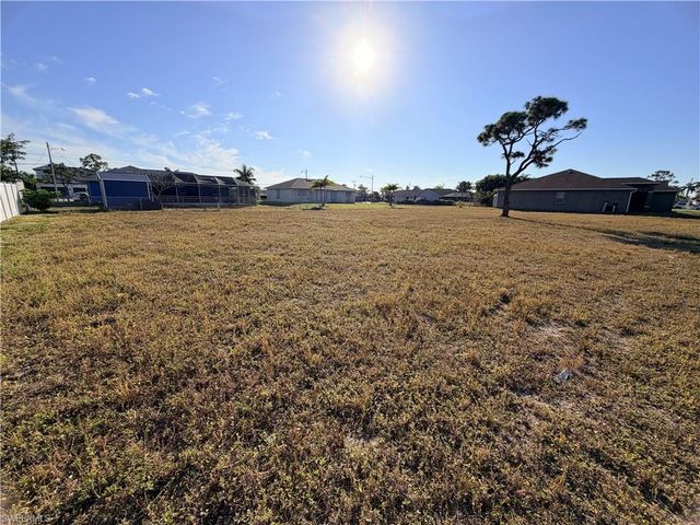 1422 SW 39th TER, Cape Coral, FL 33914