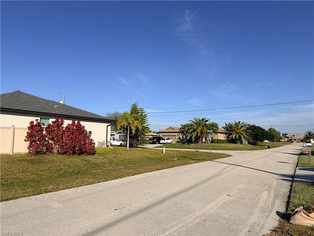 1422 SW 39th TER, Cape Coral, FL 33914