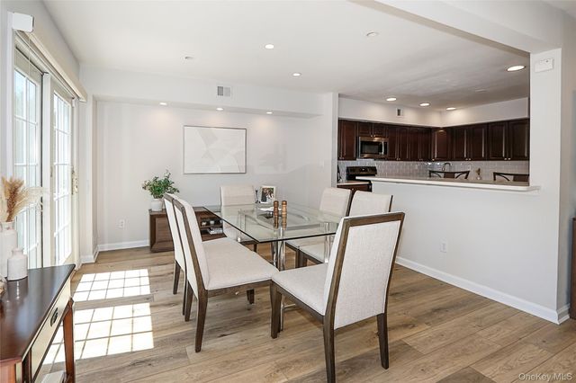 52 Holiday Drive 52, Woodbury, NY 11797