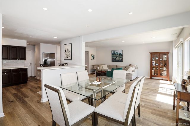 52 Holiday Drive 52, Woodbury, NY 11797
