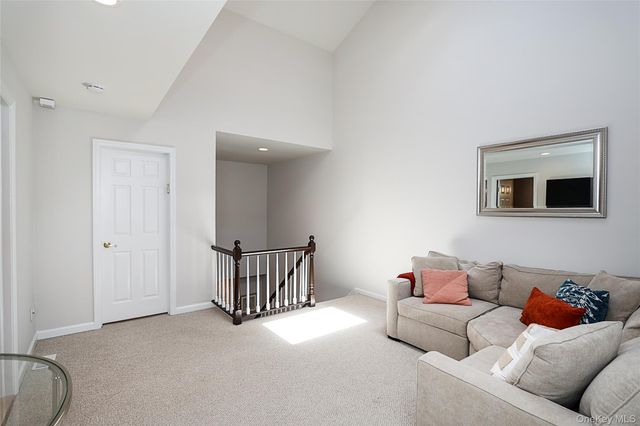 52 Holiday Drive 52, Woodbury, NY 11797