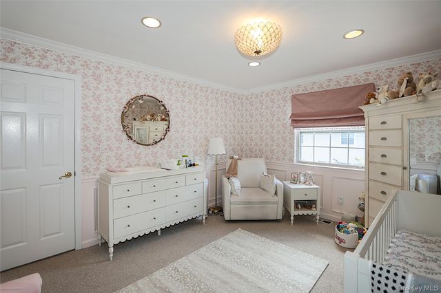 52 Holiday Drive 52, Woodbury, NY 11797