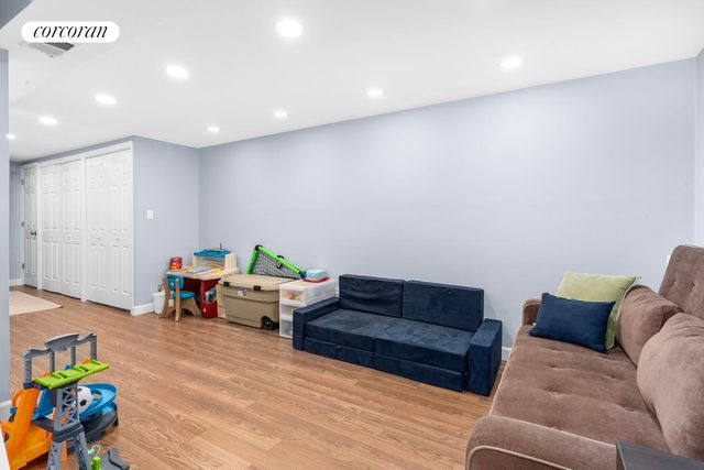 131 CROSSFIELD Avenue, New York City, NY 10312