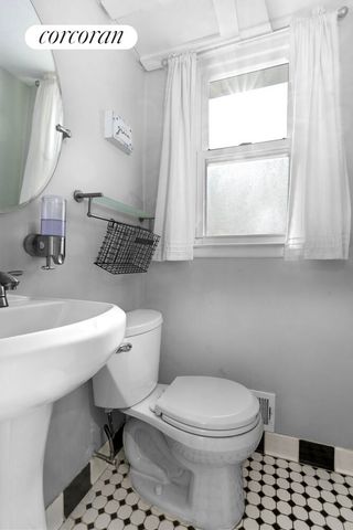 131 CROSSFIELD Avenue, New York City, NY 10312