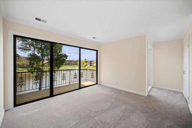 6 The Court Of Chapel Wood, Northbrook, IL 60062