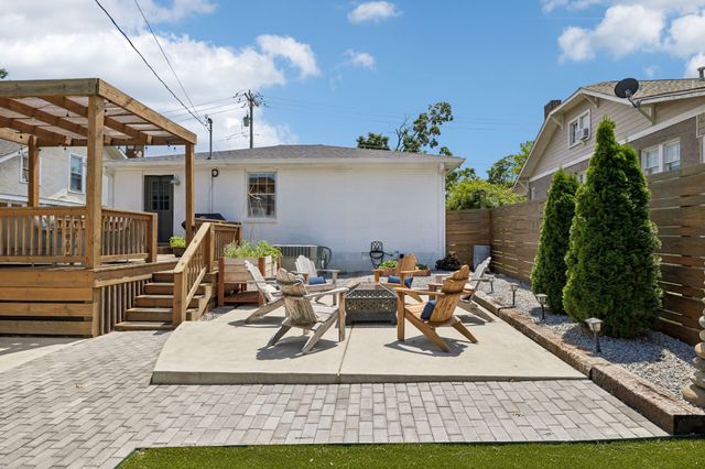 2105 18th Ave, S, Nashville, TN 37212