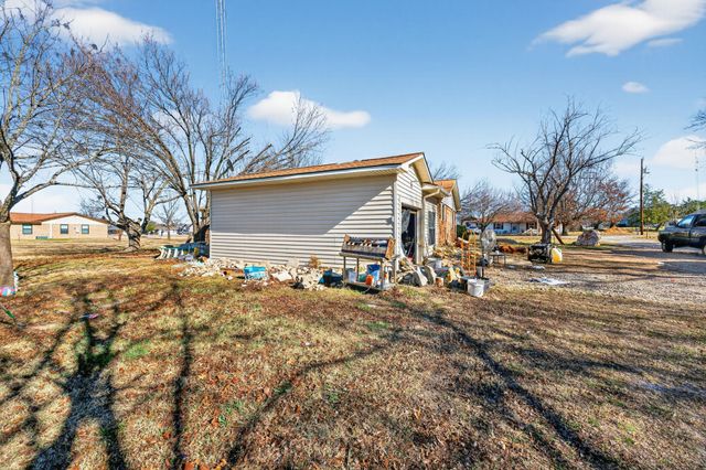 801 N Main Street, Dodd City, TX 75438