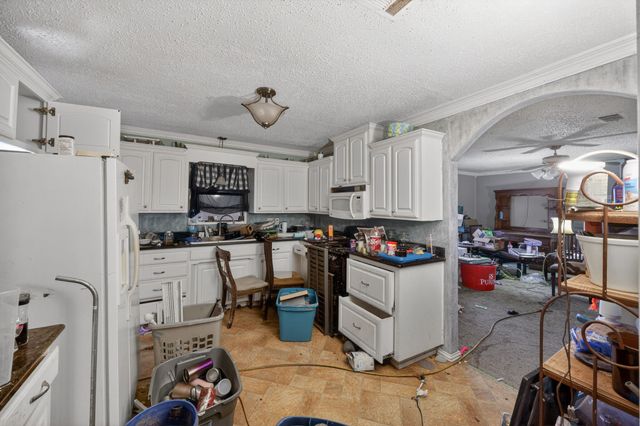 801 N Main Street, Dodd City, TX 75438